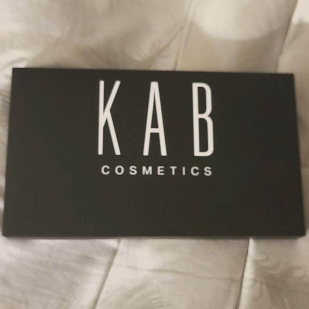 Kab cosmetics day and night palette